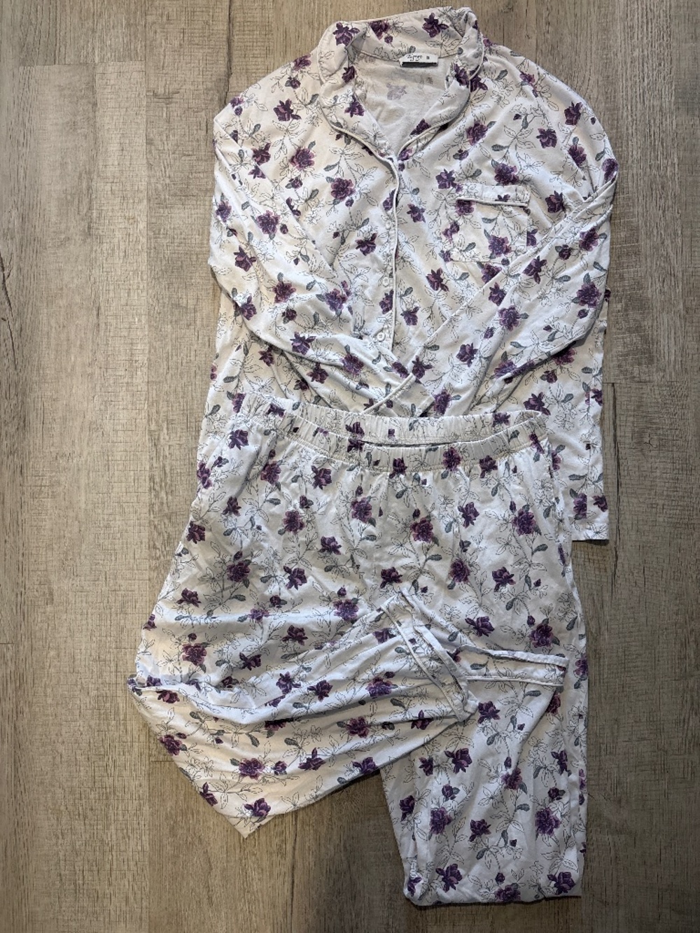 Woman’s xl tugege floral pajamas